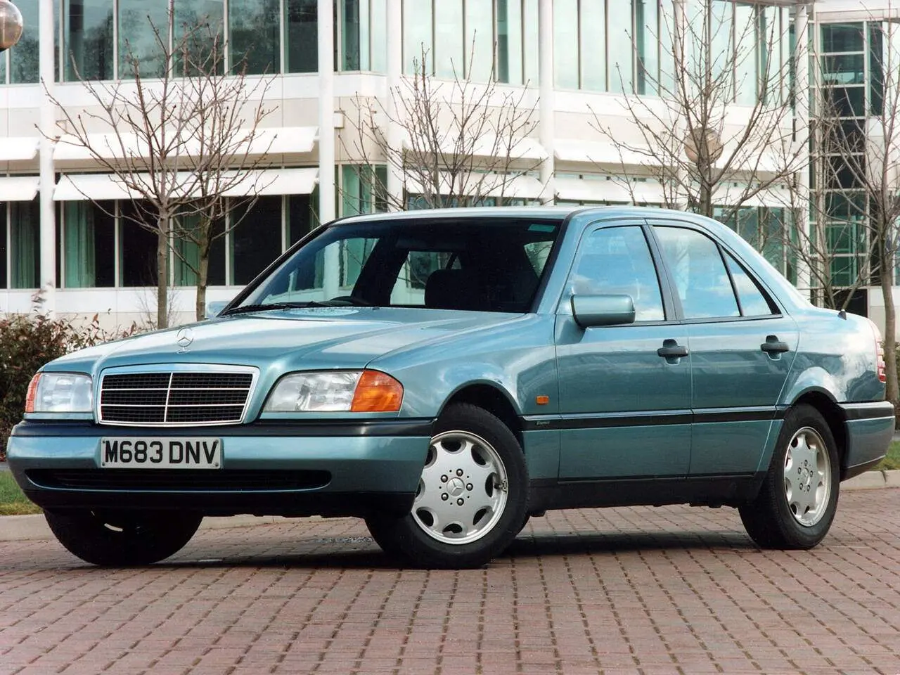 Mercedes-Benz  C 220 D Elegance 0