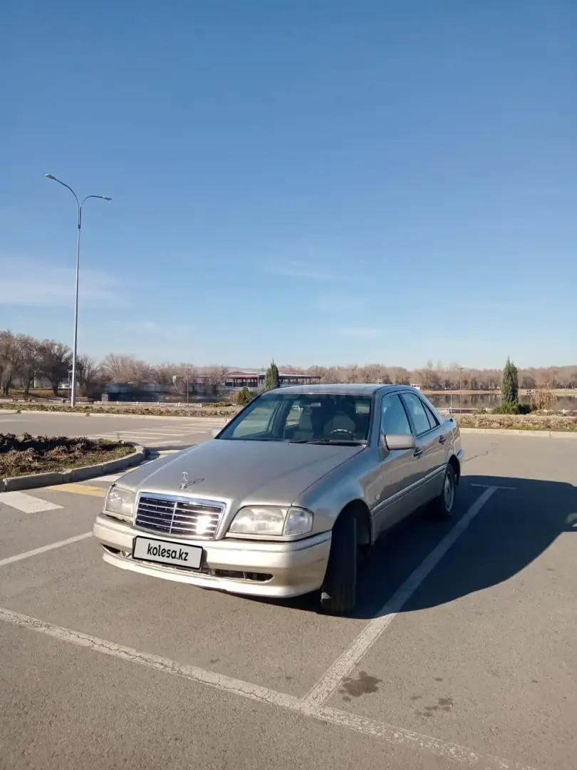 Mercedes-Benz  C 220 Sport 3