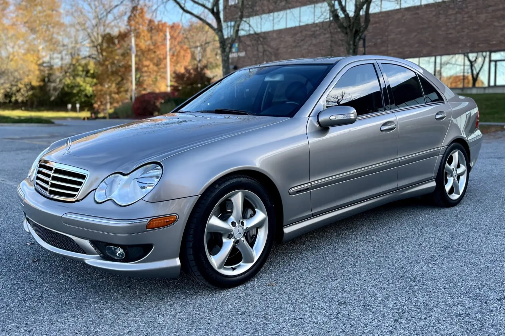 Mercedes-Benz  C 230 Elegance 1