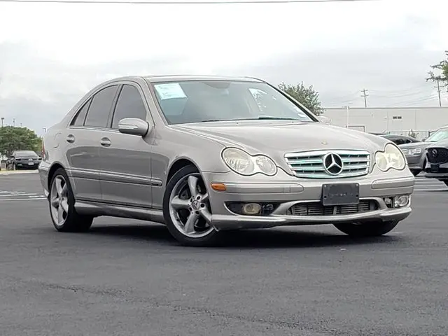 Mercedes-Benz  C 230 Classic 2