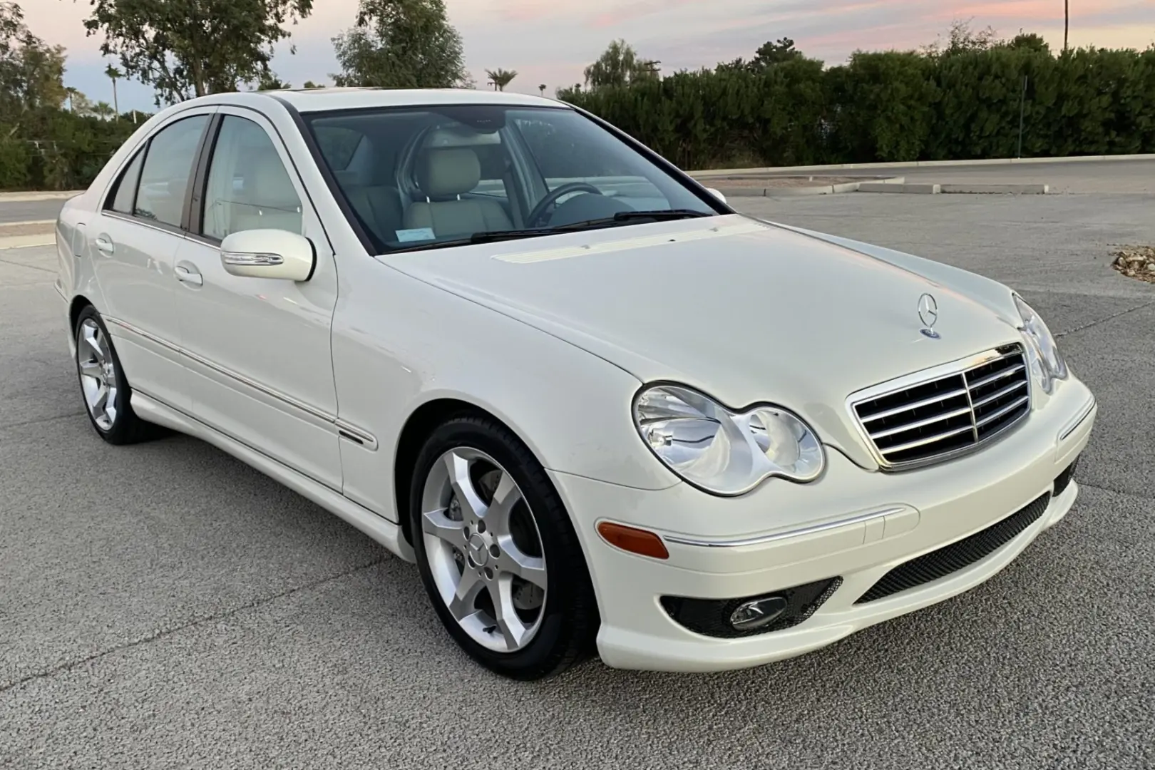 Mercedes-Benz  C 230 Elegance 1