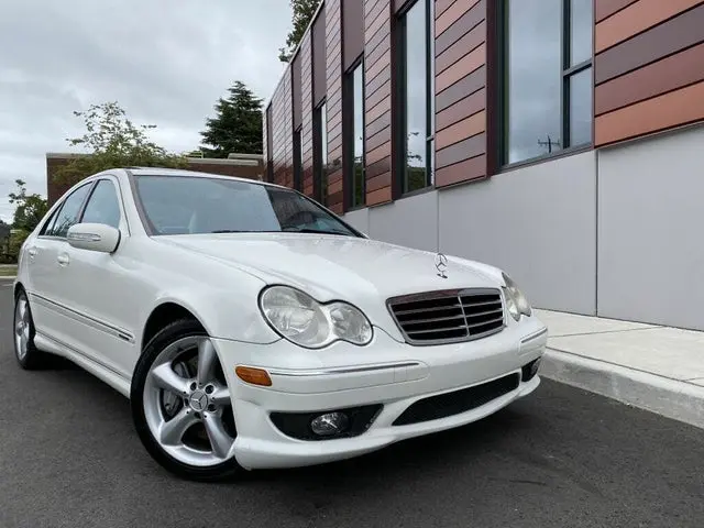 Mercedes-Benz  C 230 Elegance 3