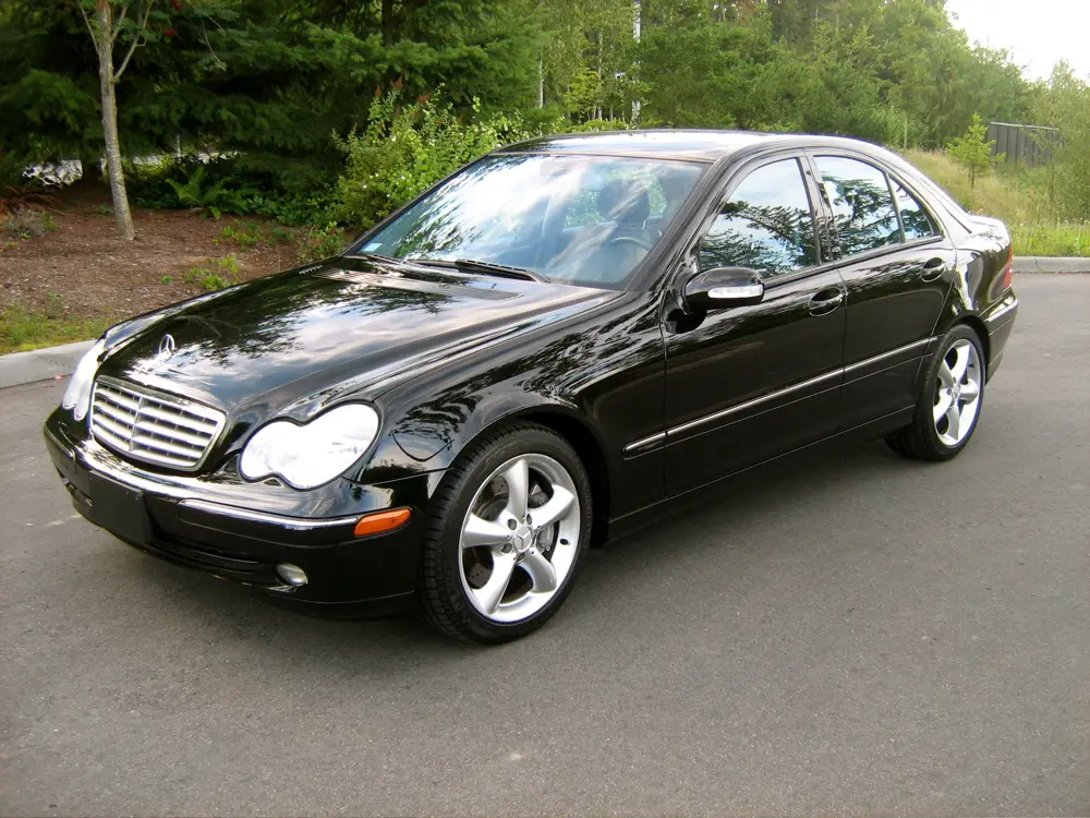 Mercedes-Benz  C 230 Elegance 1