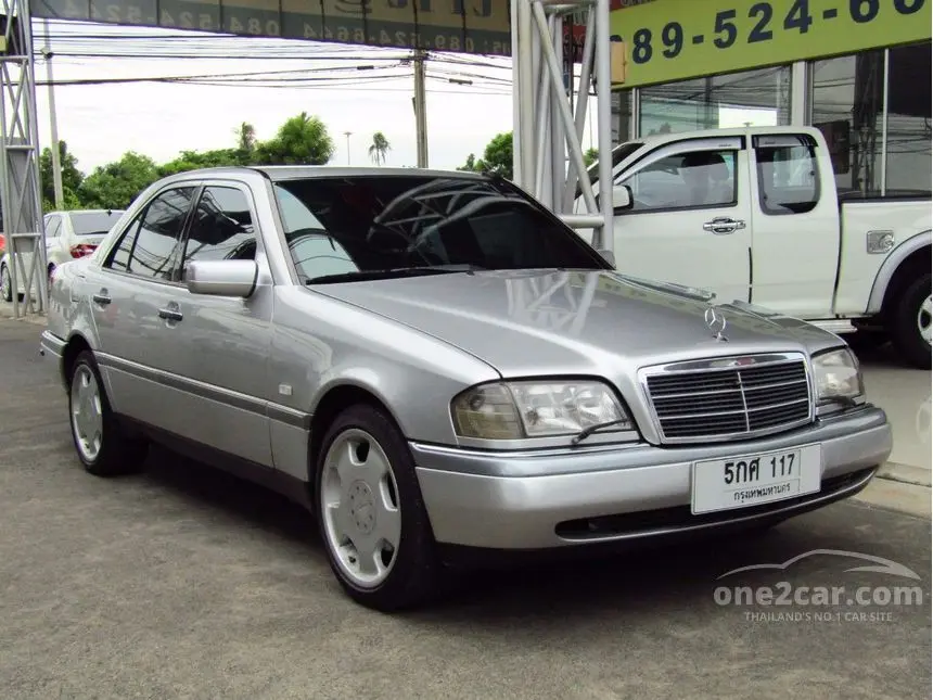 Mercedes-Benz  C 230 Kompressor Elegance 1