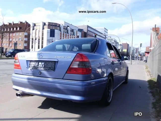 Mercedes-Benz  C 230 Sport 7