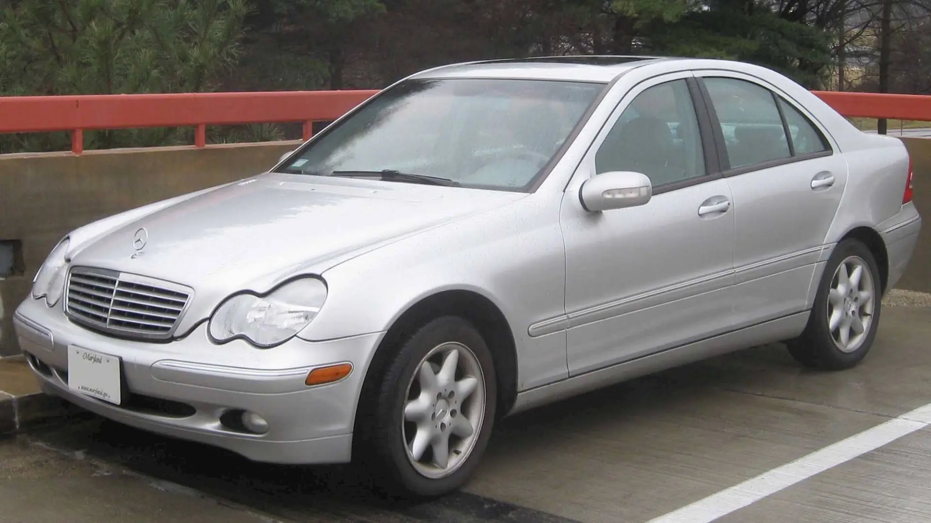 Mercedes-Benz  C 240 Elegance 1