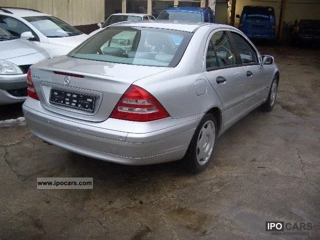 Mercedes-Benz  C 240 Classic 7