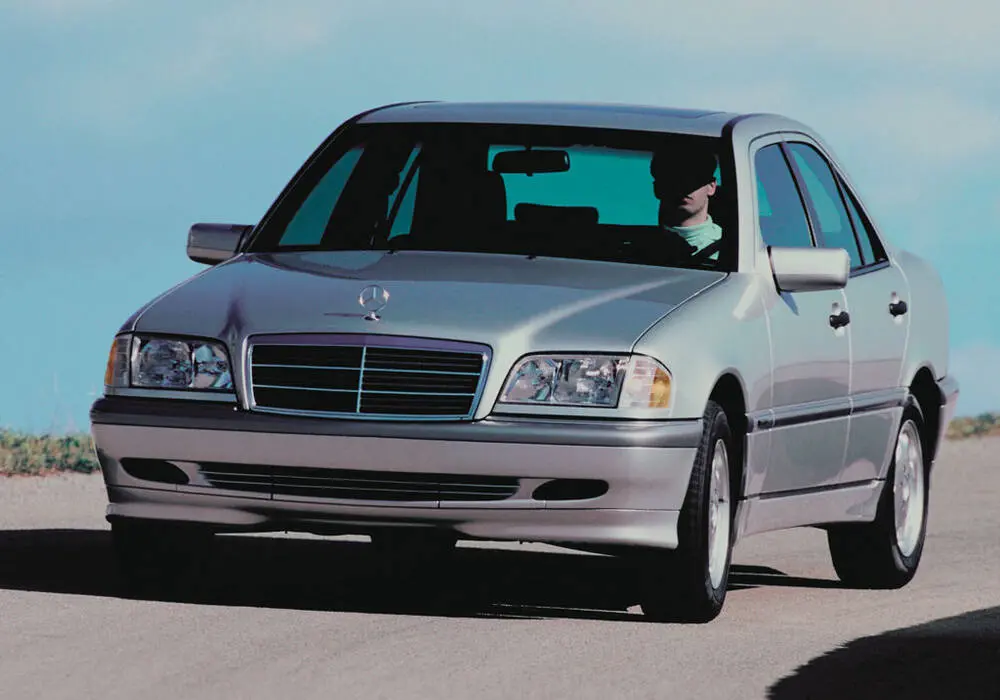 Mercedes-Benz  C 240 Elegance 5
