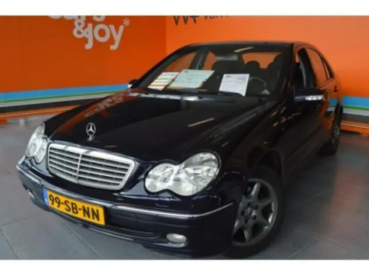 Mercedes-Benz  C 240 Elegance 6