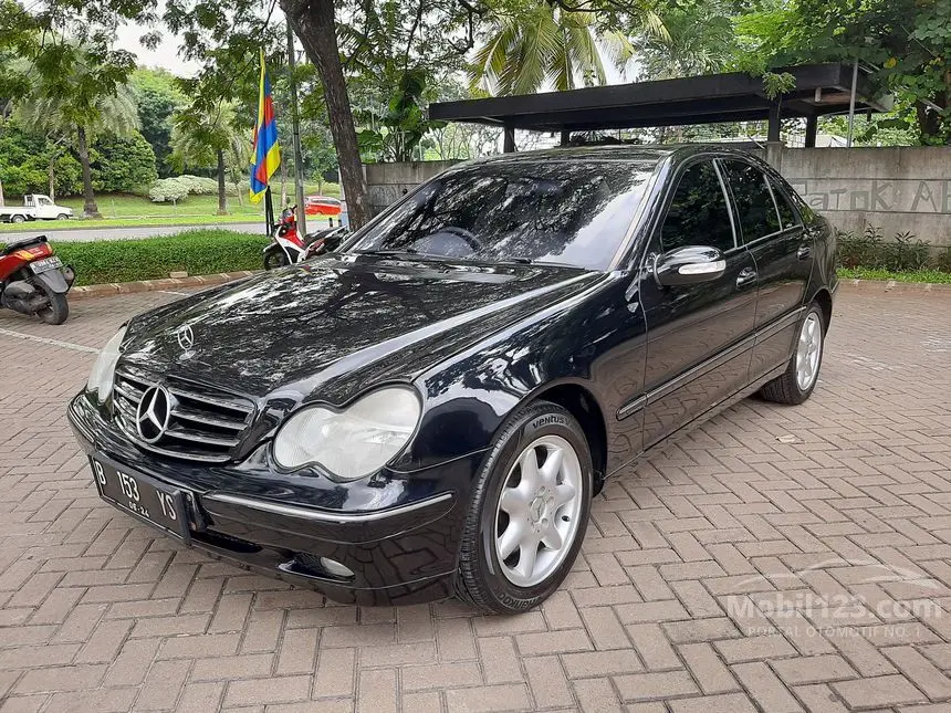 Mercedes-Benz  C 240 Elegance 6
