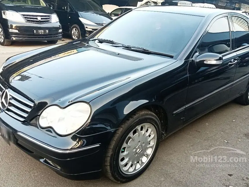 Mercedes-Benz  C 240 Elegance 6