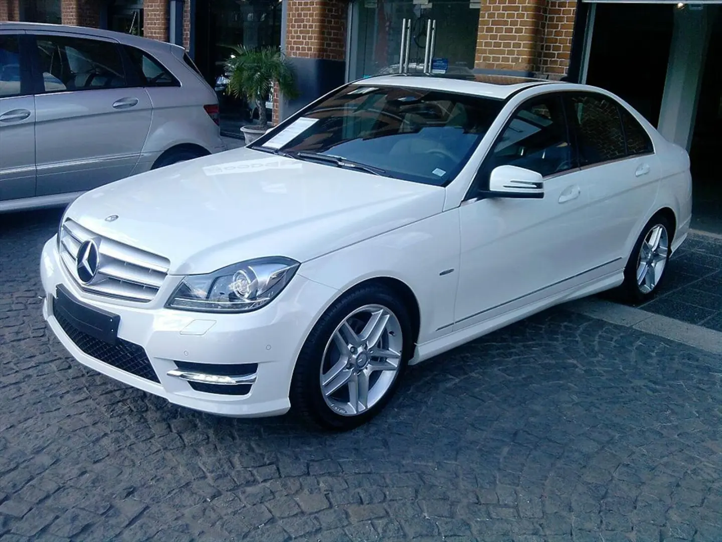 Mercedes-Benz  C 250 BlueEFFICIENCY Fascination 7G-Tronic 4