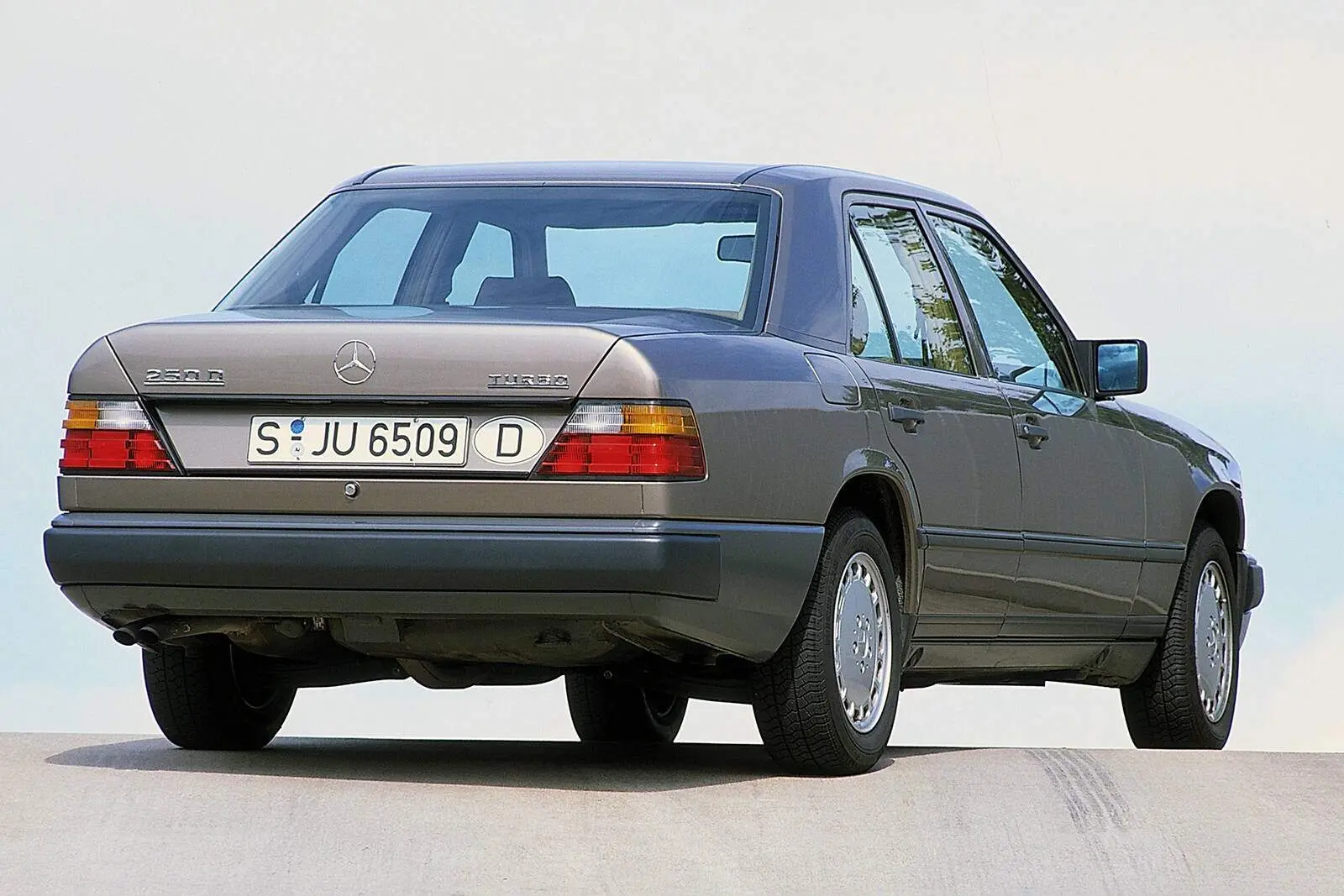Mercedes-Benz  C 250 D Classic 2