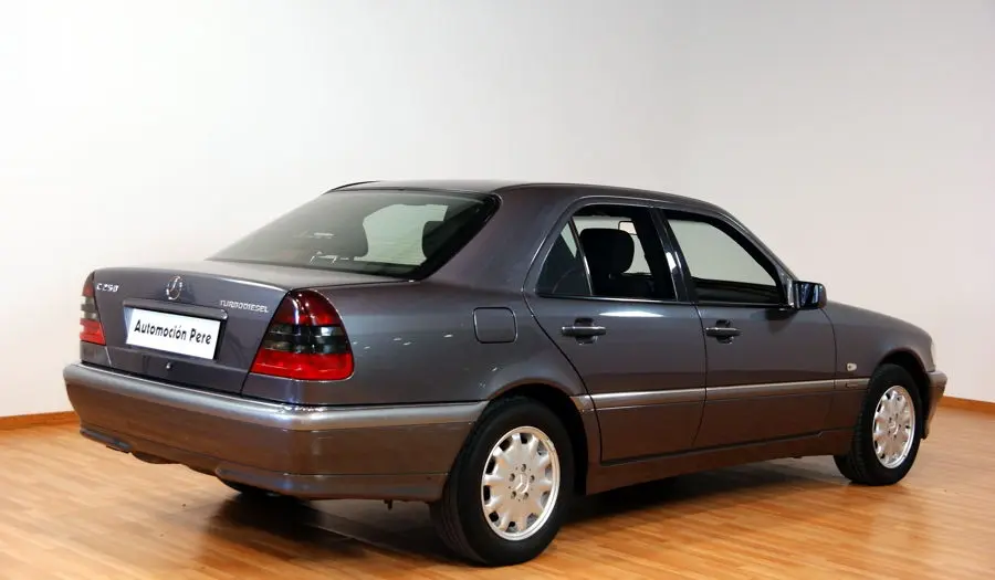 Mercedes-Benz  C 250 TD Elegance 3