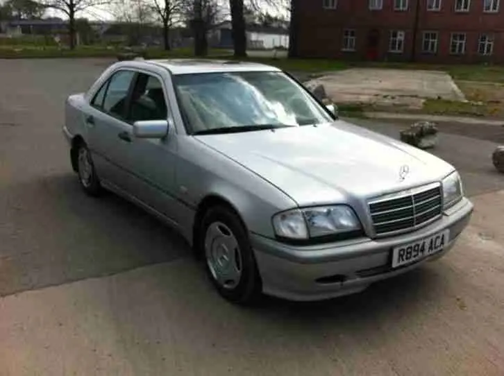Mercedes-Benz  C 250 TD Sport 2