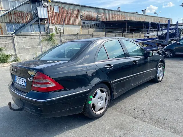 Mercedes-Benz  C 270 CDI Classic 6