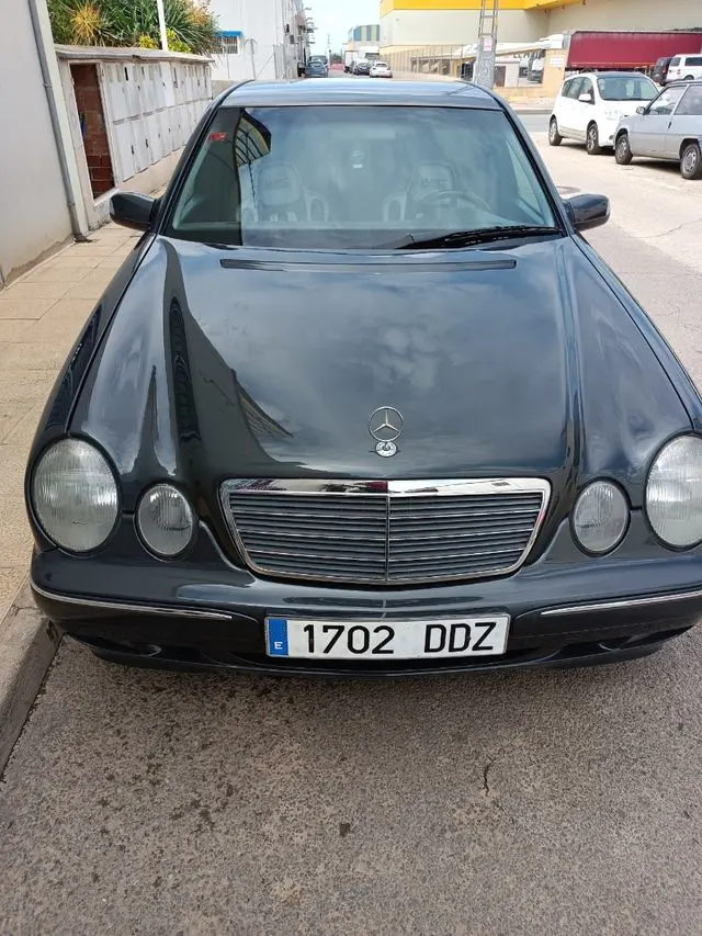 Mercedes-Benz  C 270 CDI Elegance 6