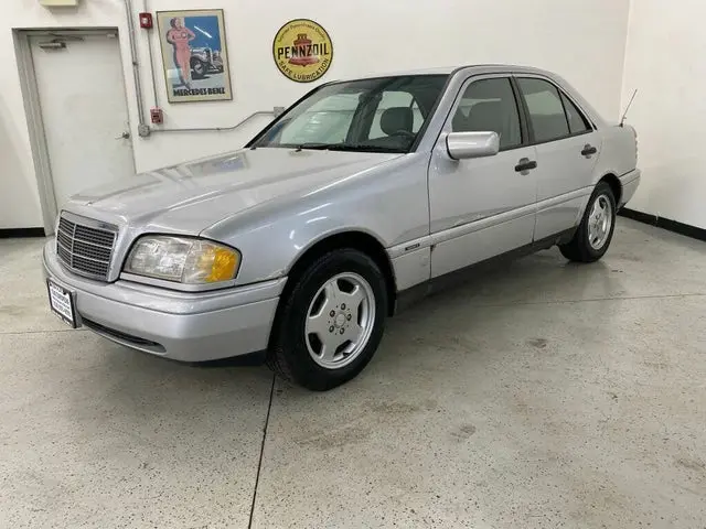 Mercedes-Benz  C 280 Elegance 1