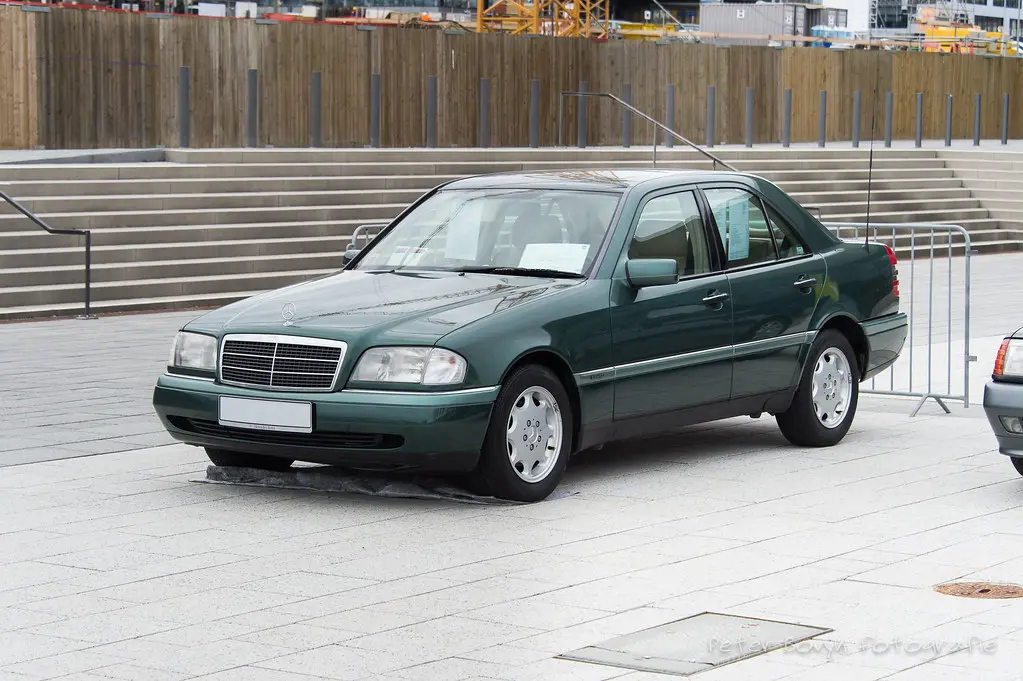 Mercedes-Benz  C 280 Elegance 2