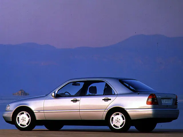 Mercedes-Benz  C 280 Elegance 4
