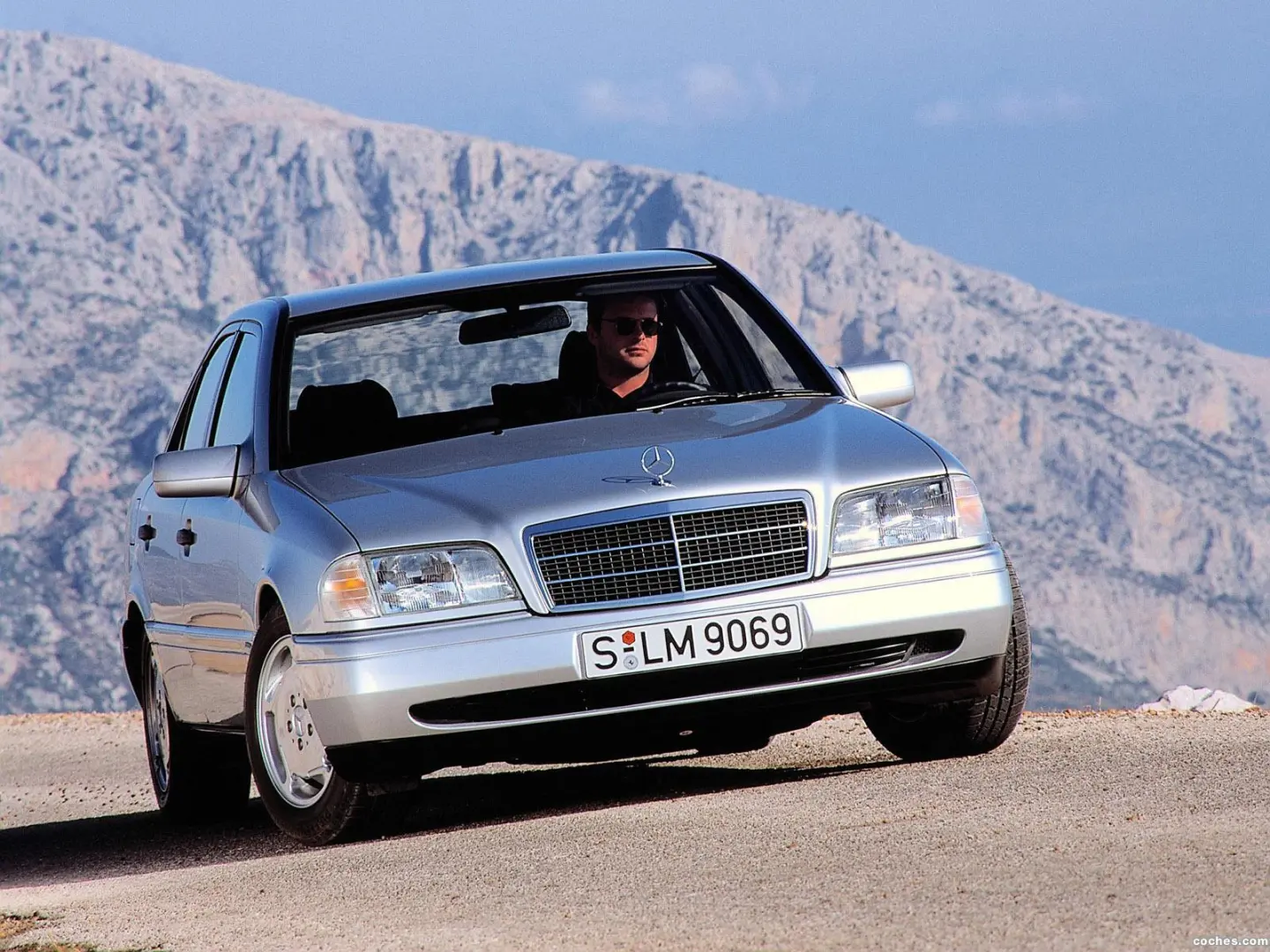Mercedes-Benz  C 280 Elegance 2