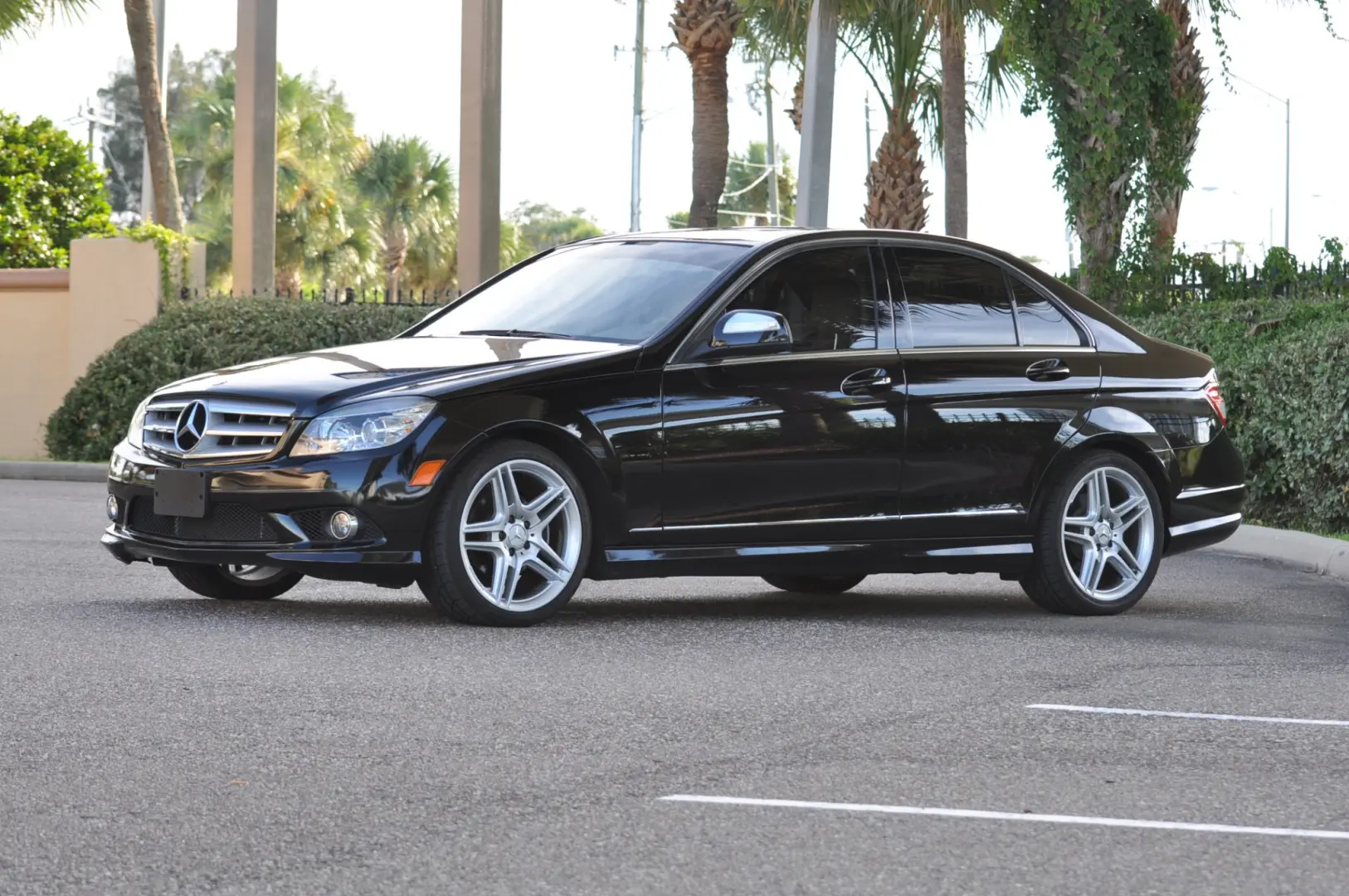 Mercedes-Benz  C 300 AMG 2