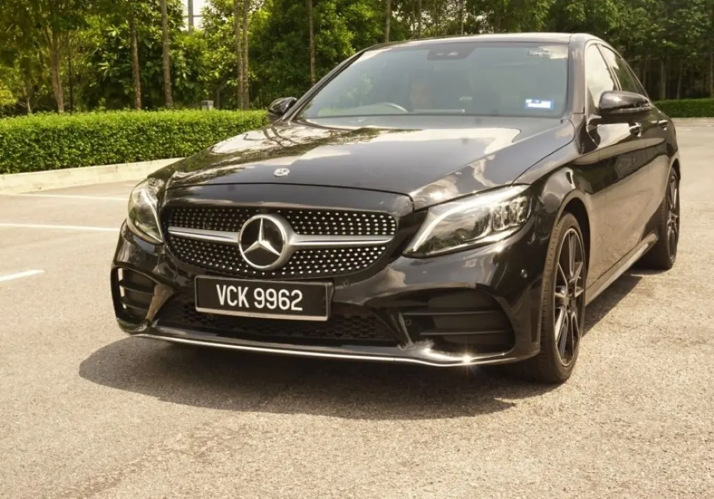 Mercedes-Benz  C 300 AMG 5