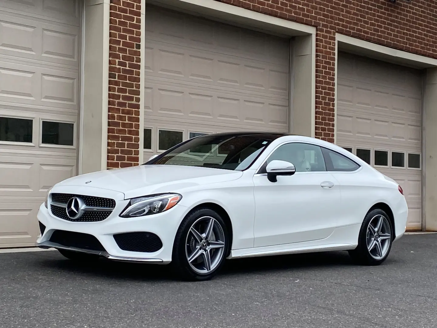 Mercedes-Benz  C 300 AMG 9G-Tronic 1