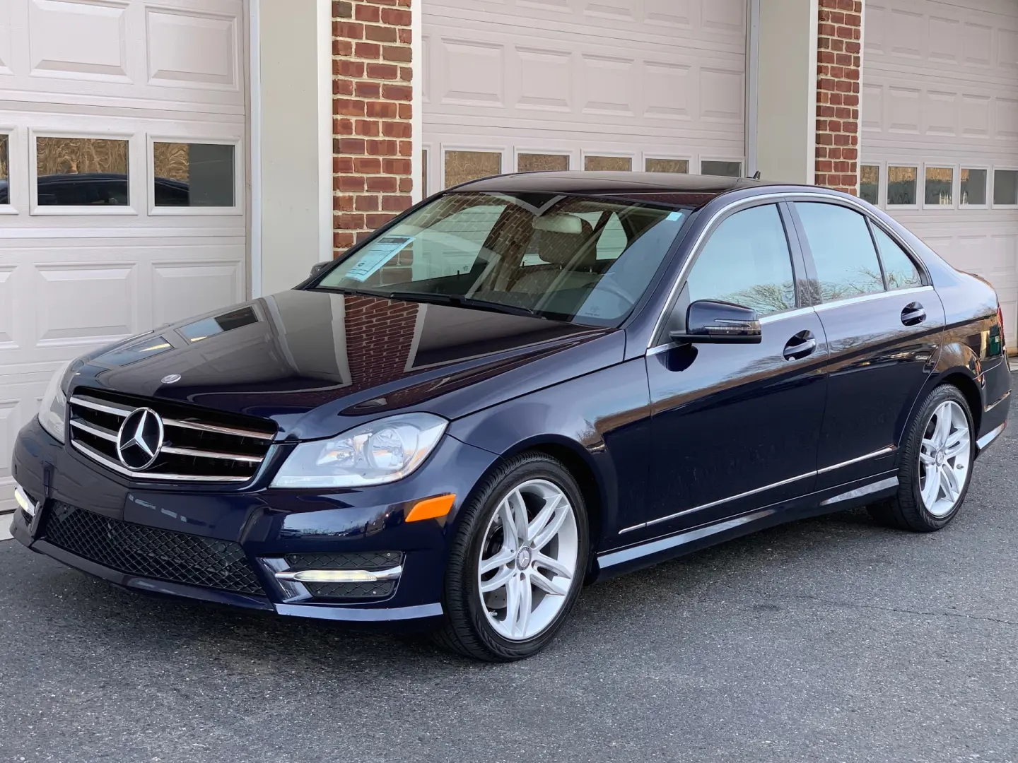 Mercedes-Benz  C 300 CDI BlueEFFICIENCY 4Matic Elegance 7G-Tronic 0
