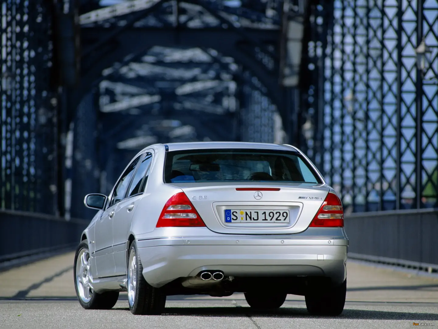 Mercedes-Benz  C 32 AMG 2
