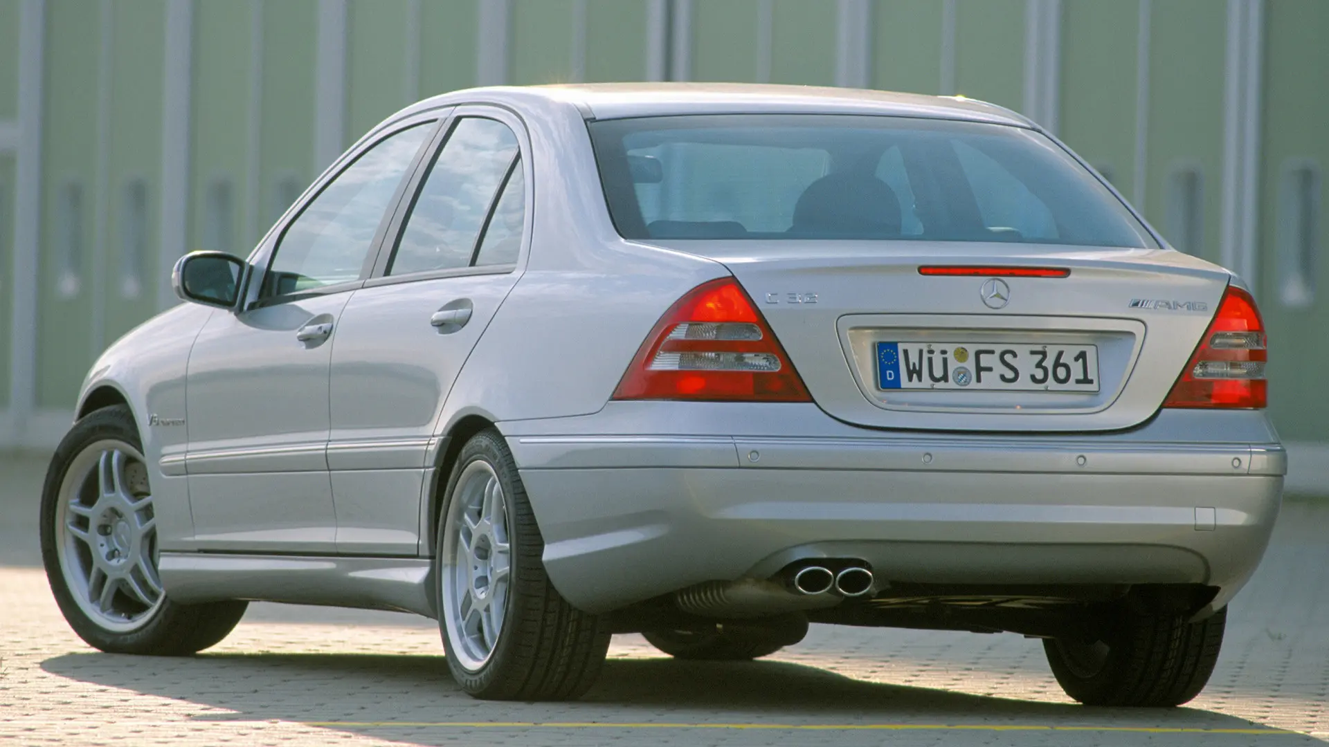 Mercedes-Benz  C 32 AMG 5