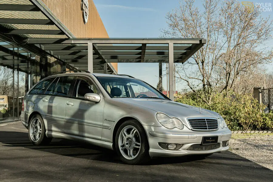 Mercedes-Benz  C 32 AMG 7