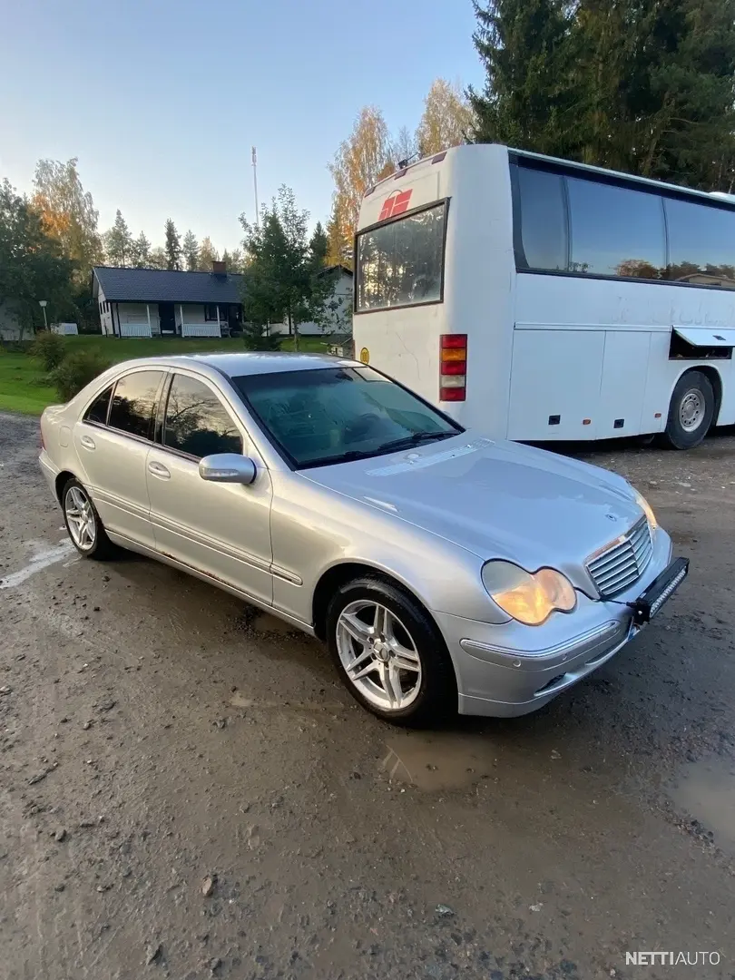 Mercedes-Benz  C 320 Elegance 5