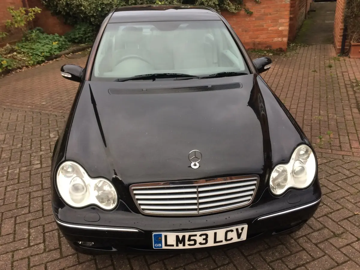 Mercedes-Benz  C 320 Elegance 5