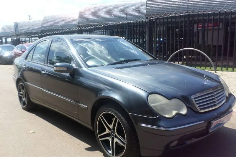Mercedes-Benz  C 320 Elegance 2
