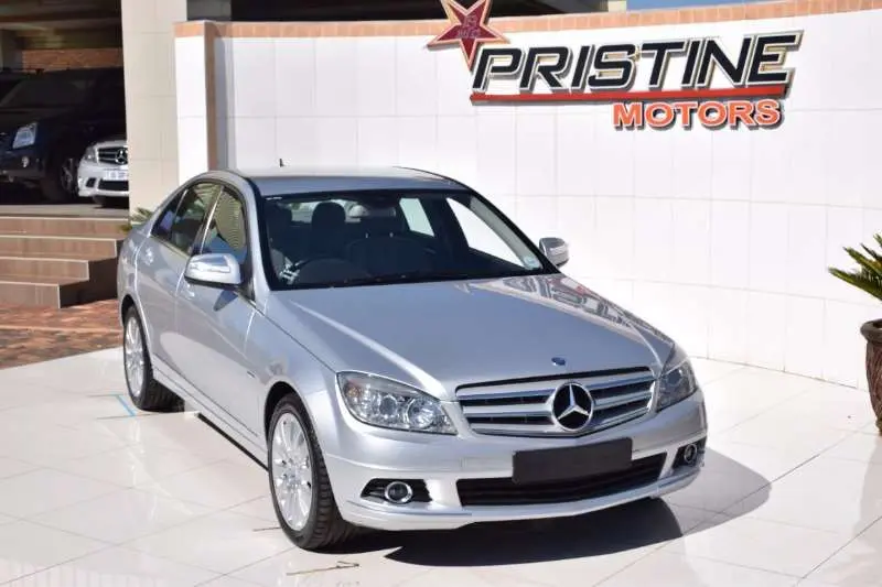 Mercedes-Benz  C 350 Elegance 1