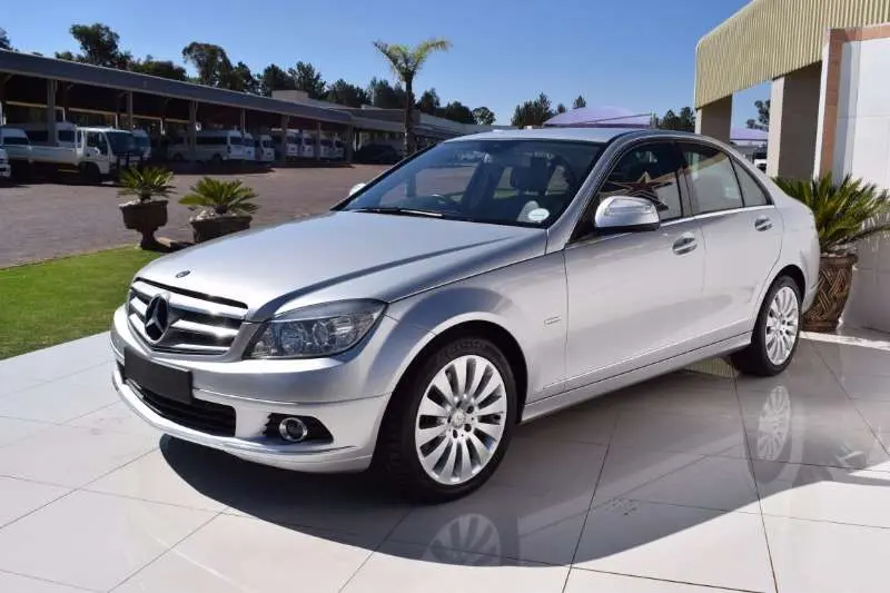 Mercedes-Benz  C 350 Elegance 4