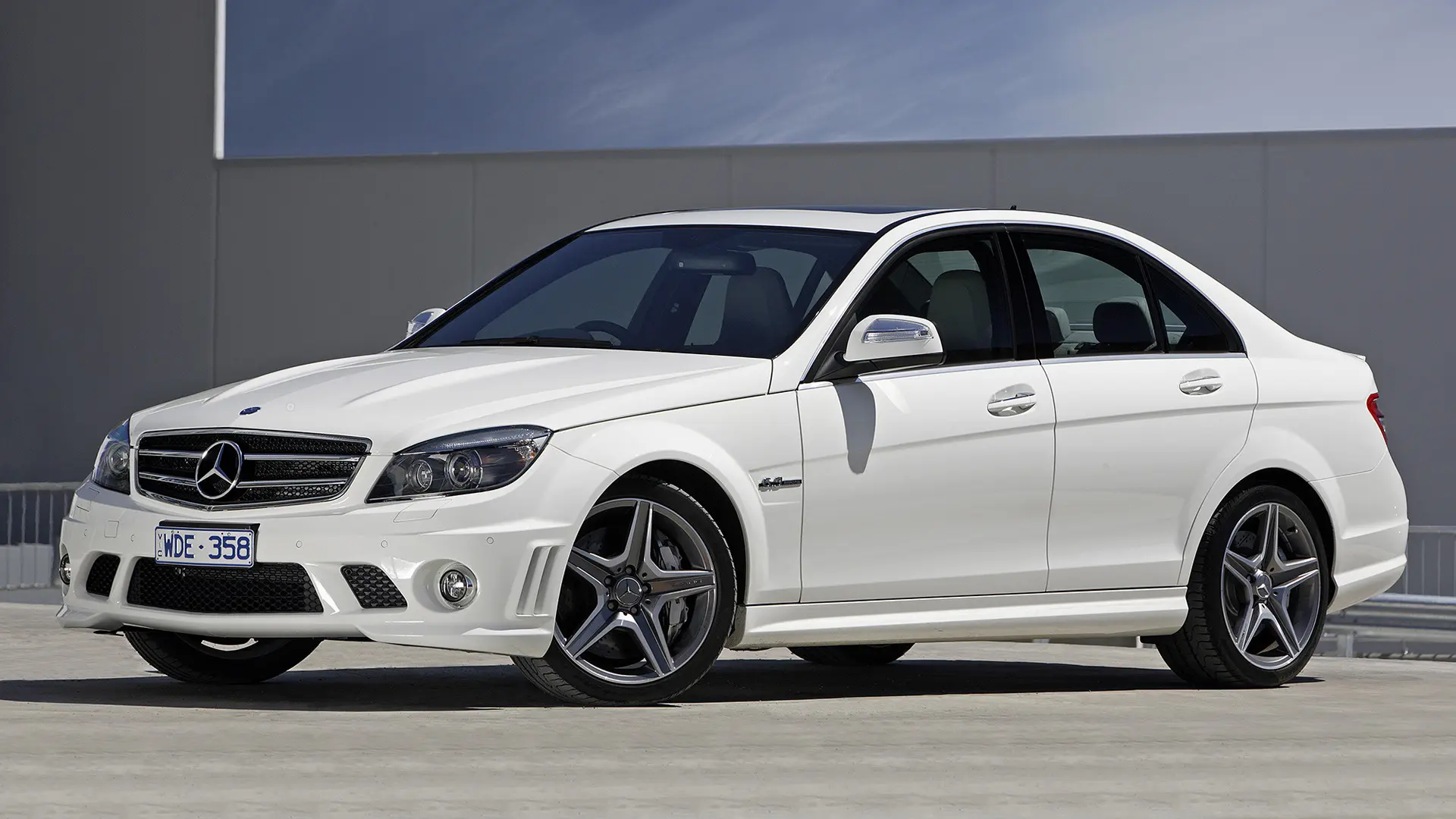 Mercedes-Benz  C 63 AMG 0