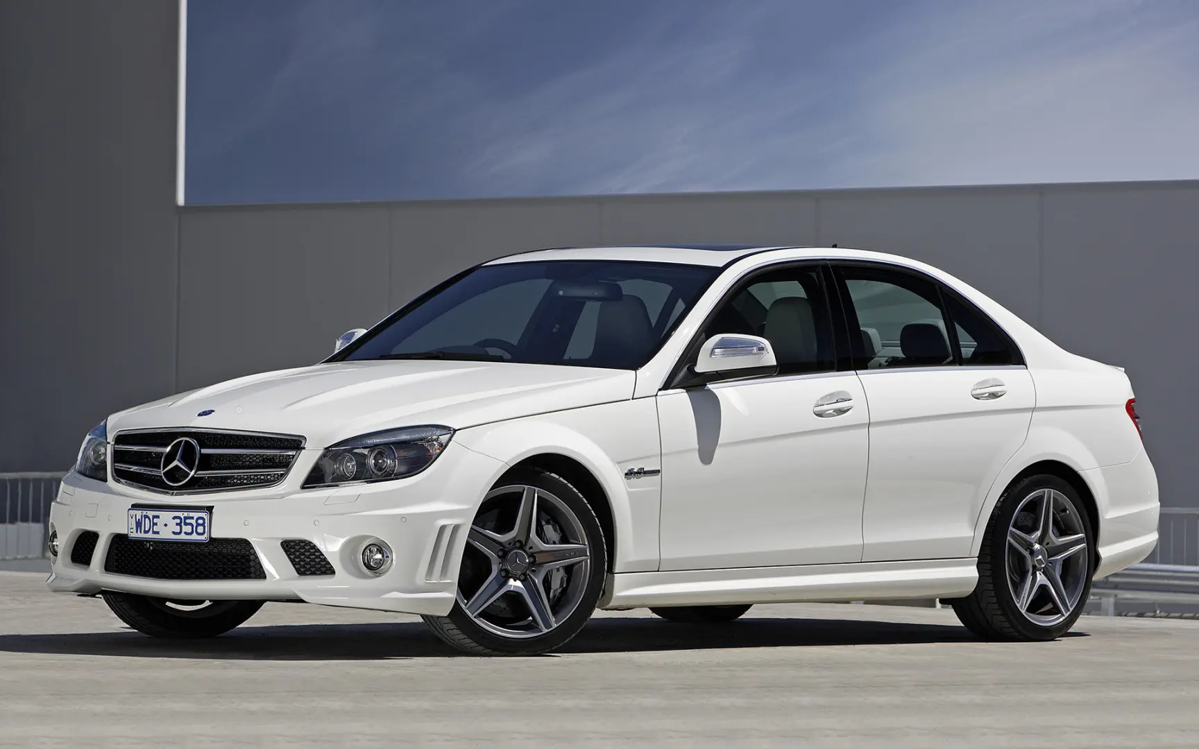 Mercedes-Benz  C 63 AMG 5
