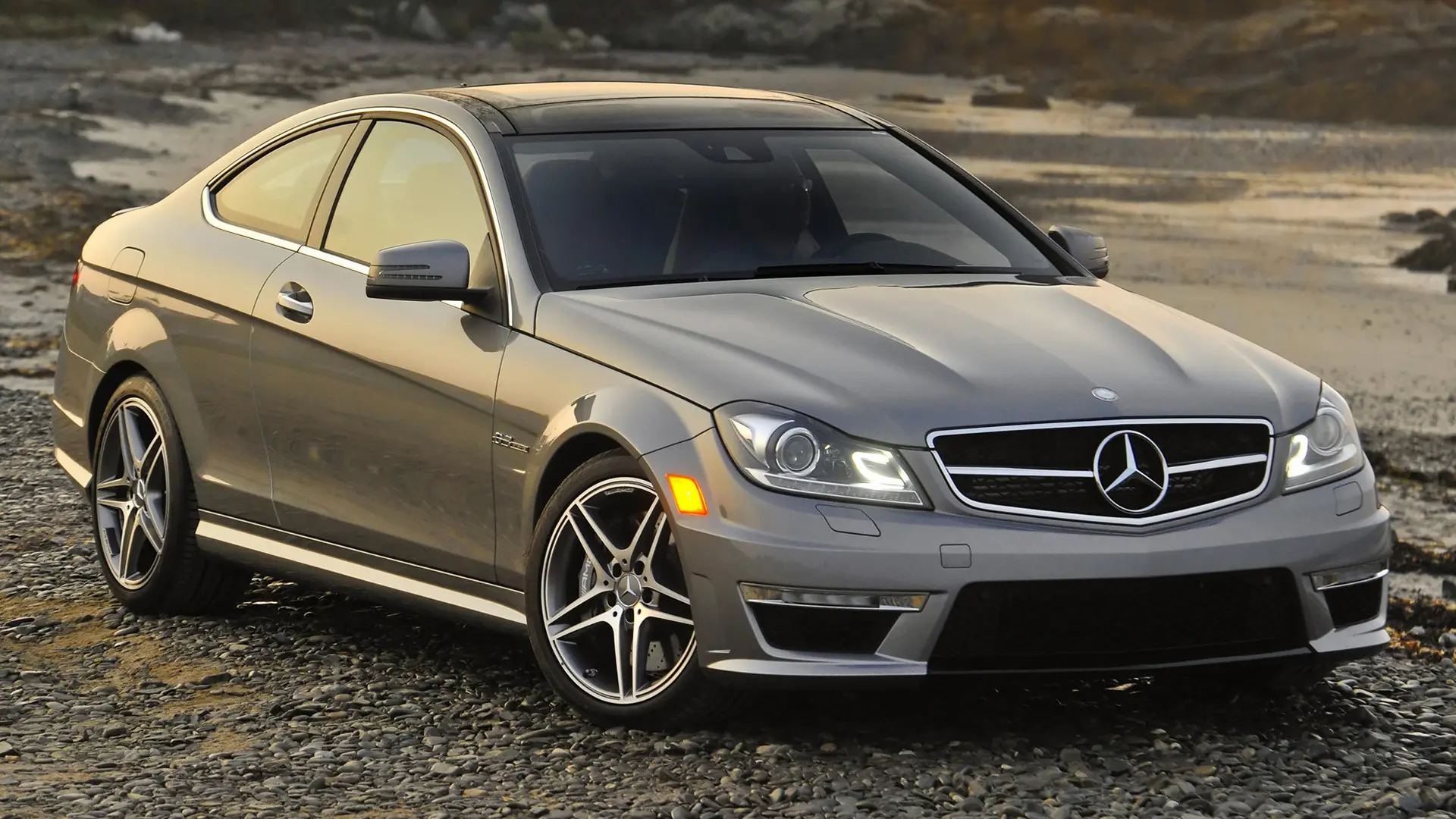 Mercedes-Benz  C 63 AMG 7G-Tronic 1