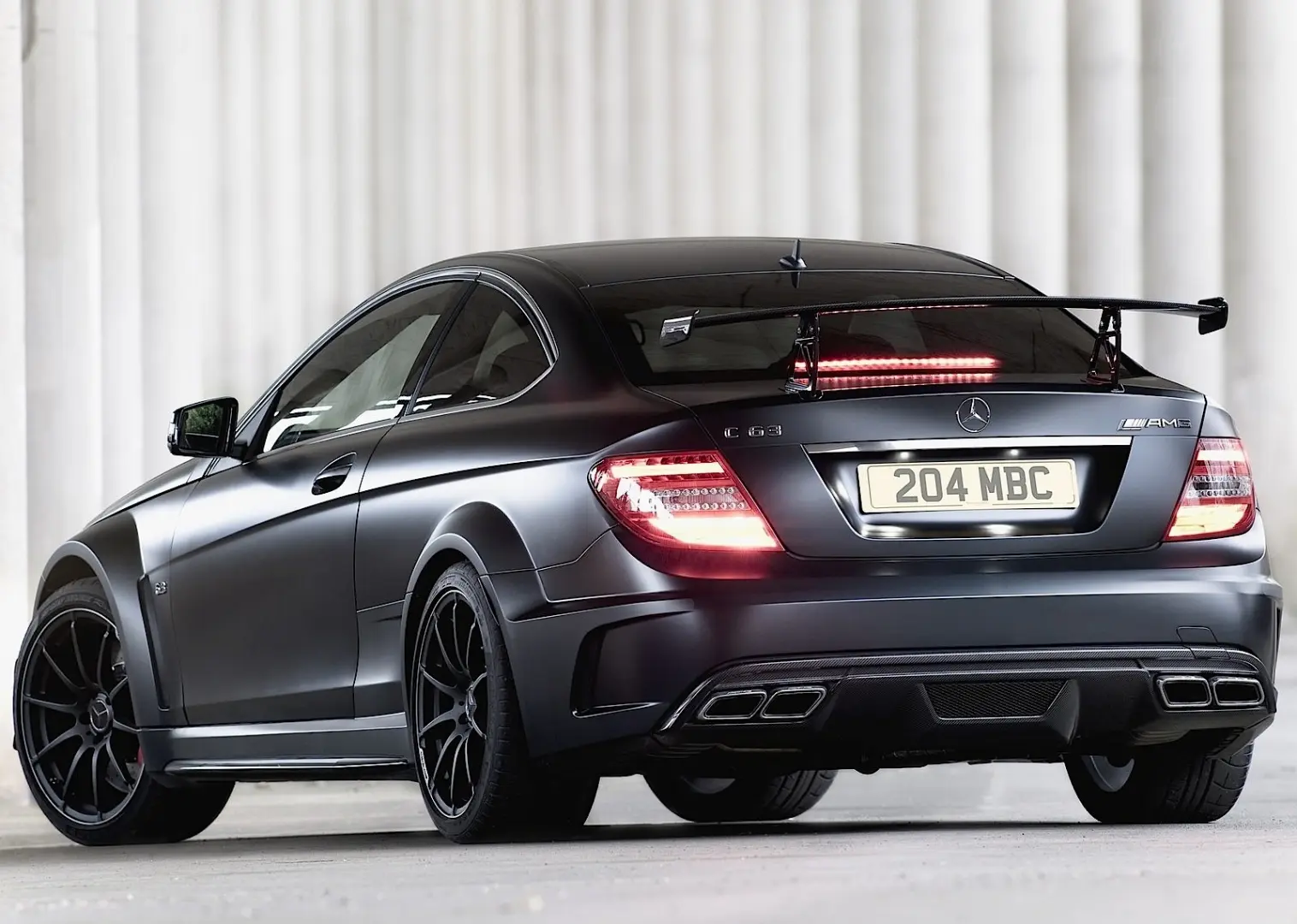 Mercedes-Benz  C 63 AMG 7G-Tronic 3