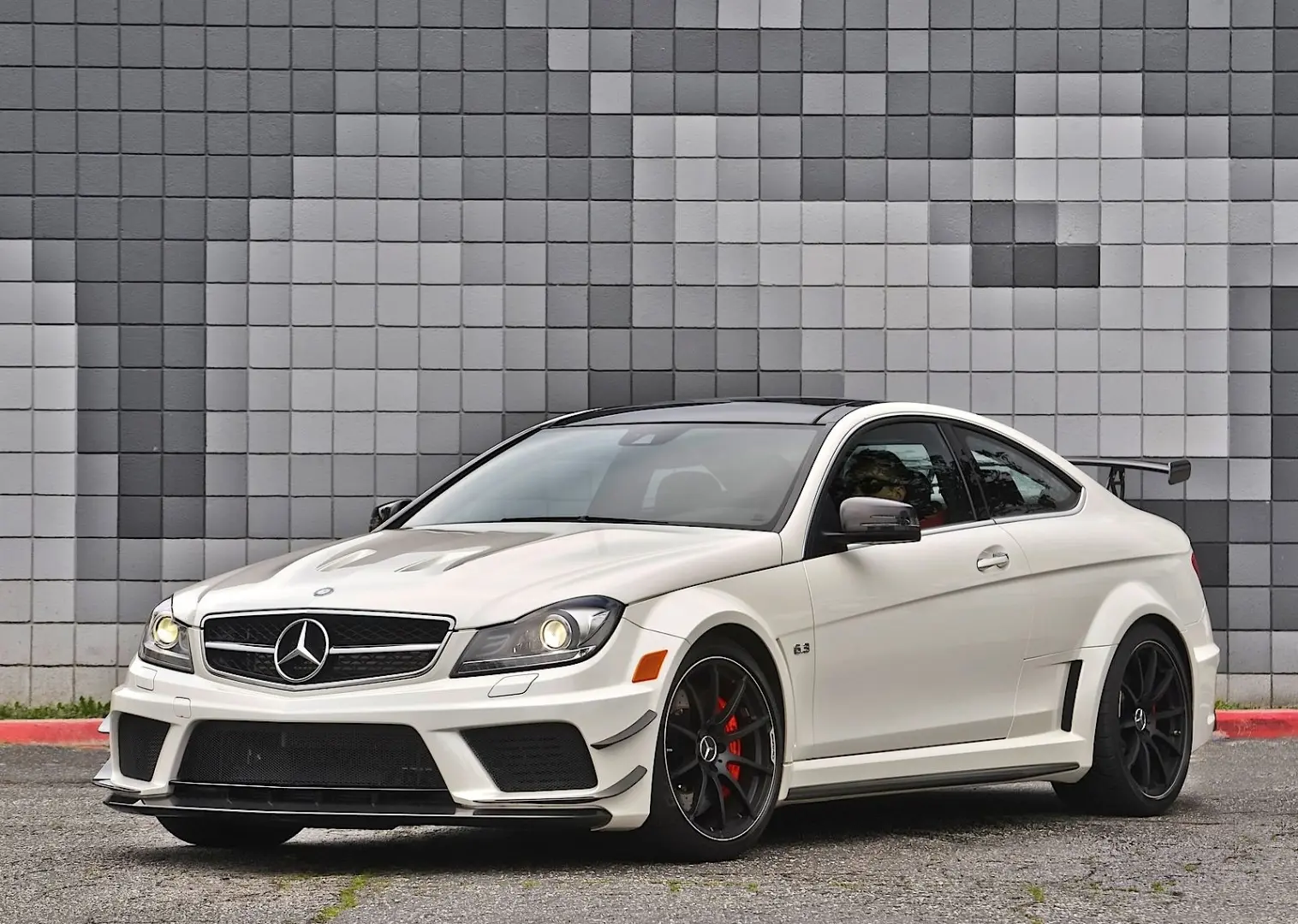 Mercedes-Benz  C 63 AMG 7G-Tronic 4