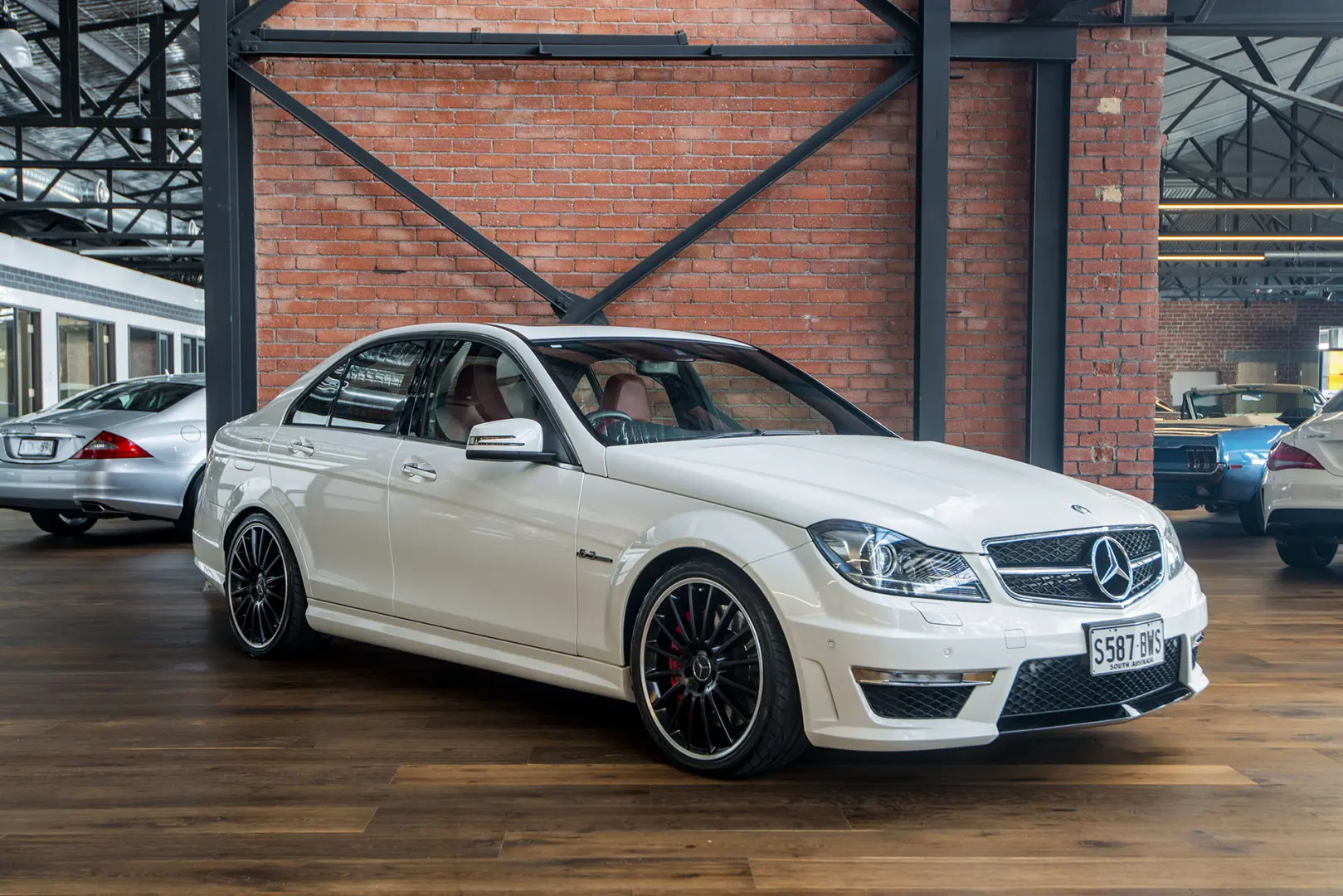 Mercedes-Benz  C 63 AMG 7G-Tronic 2