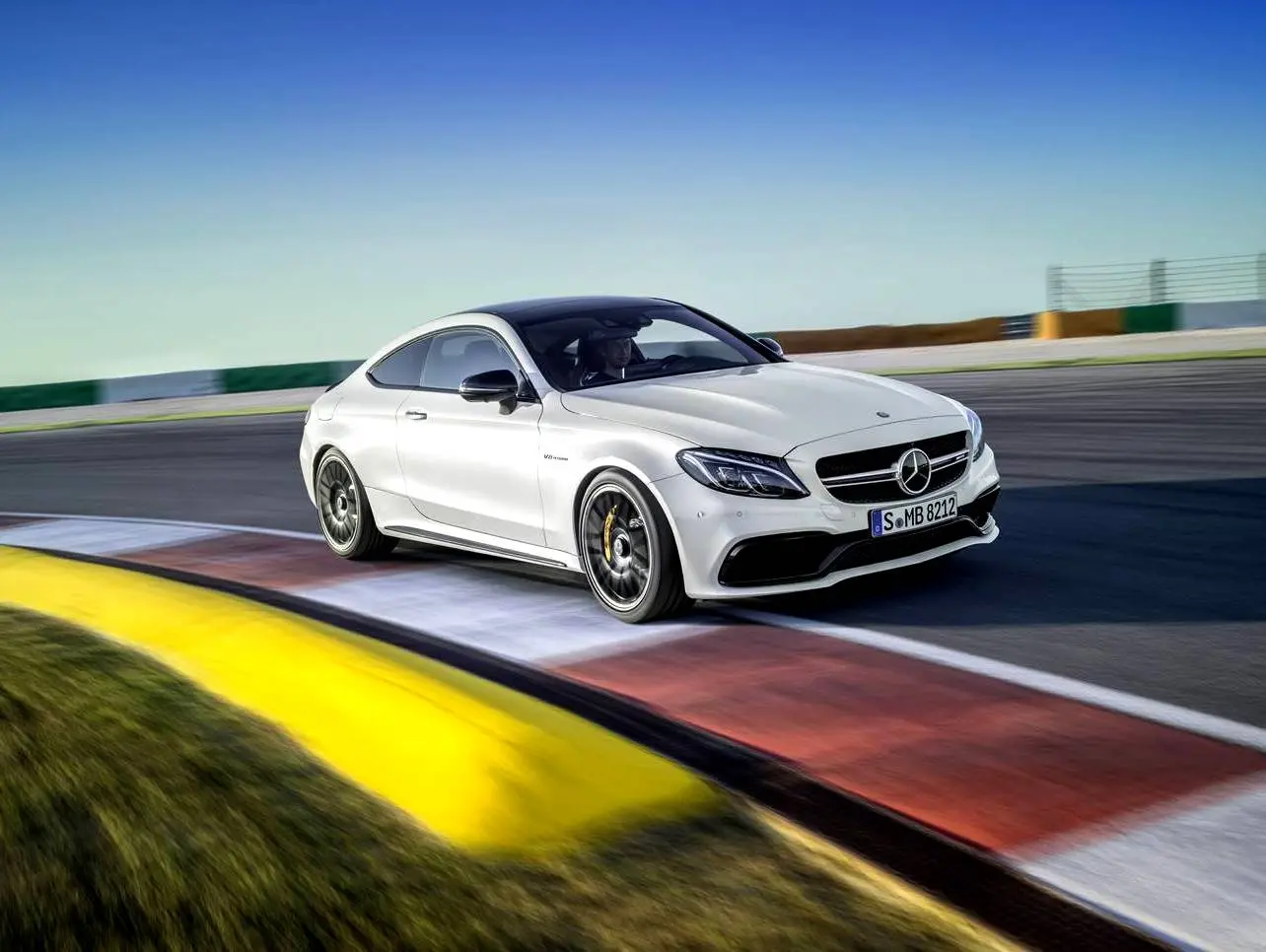 Mercedes-Benz  C 63 AMG 7G-Tronic 2