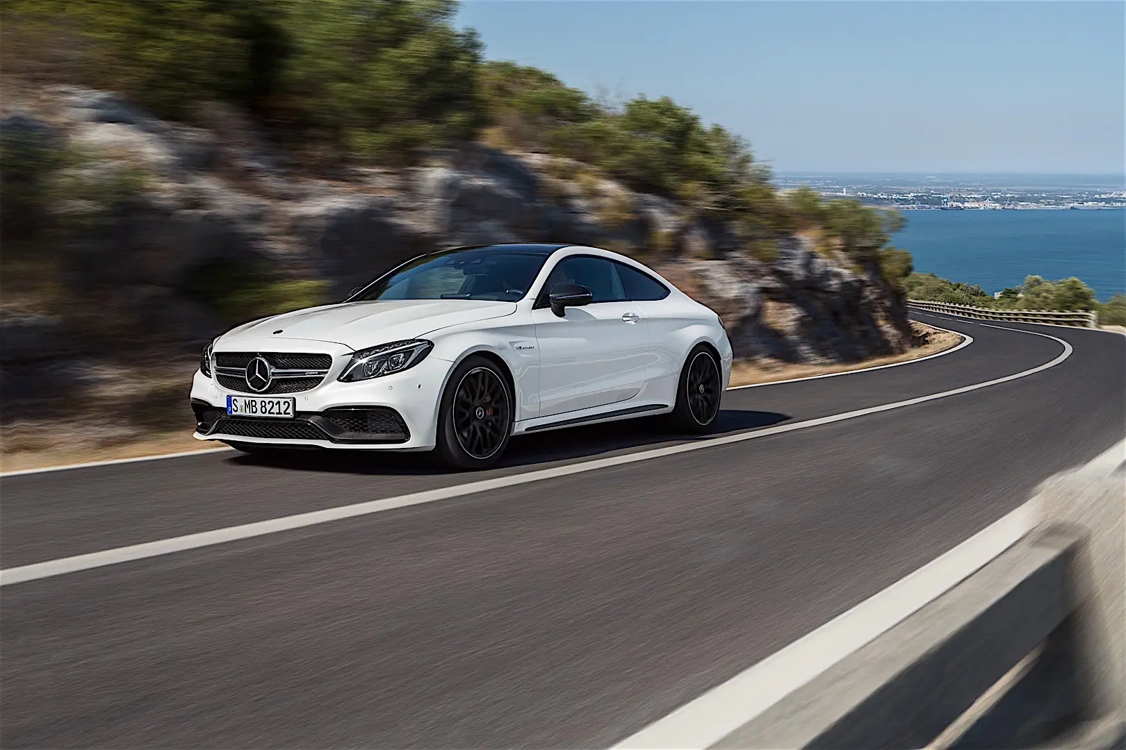 Mercedes-Benz  C 63 AMG 7G-Tronic 6