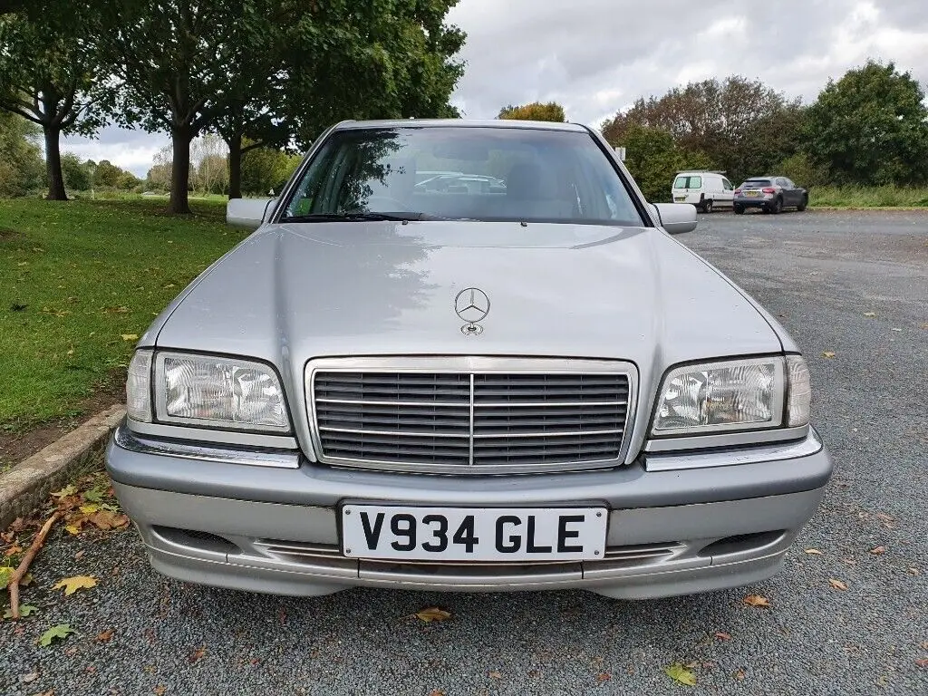 Mercedes-Benz  C 200 CDI Elegance 2