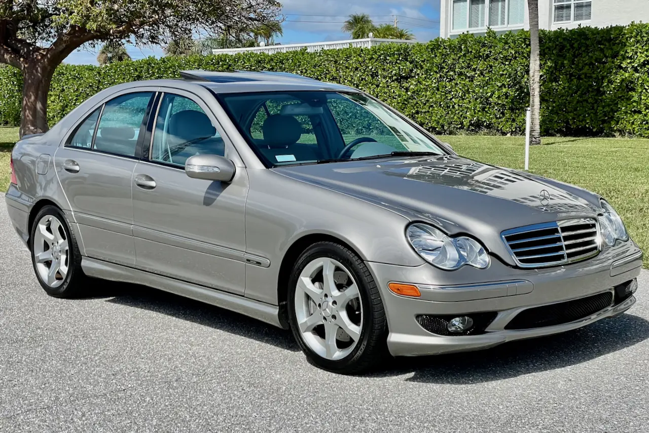Mercedes-Benz  C 230 Elegance 1
