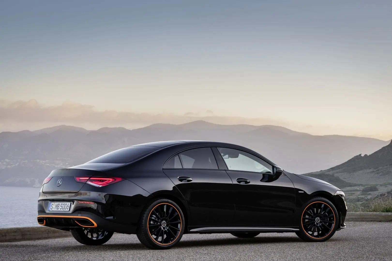 Mercedes-Benz CLA CLA 180 d AMG 7G-DCT 6