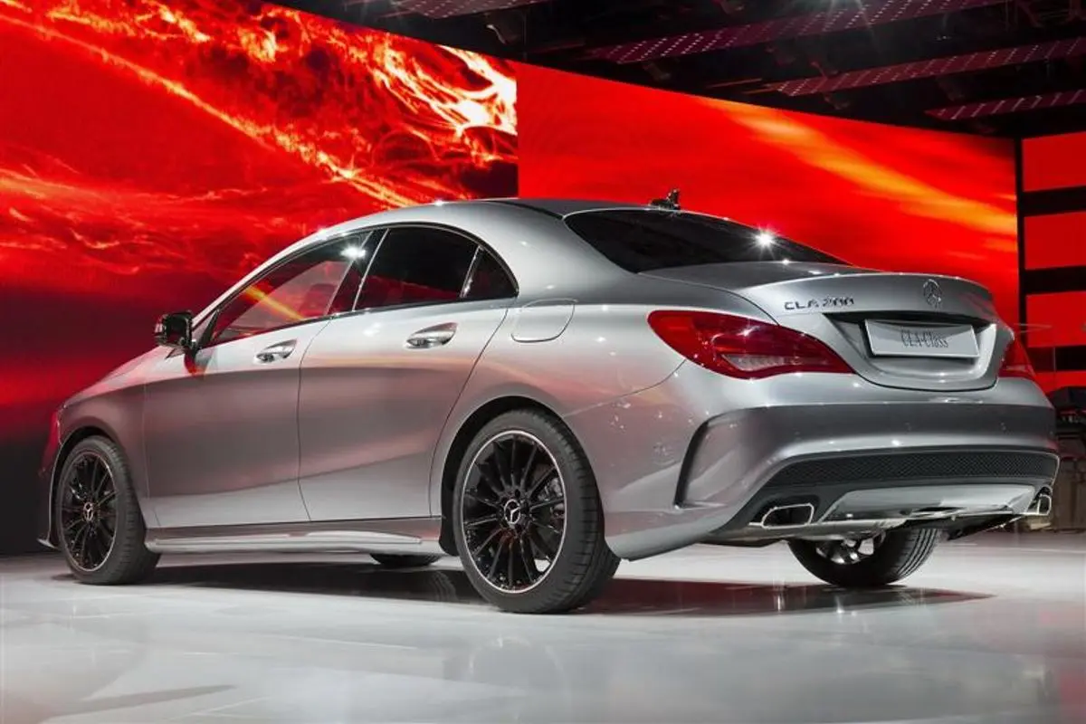 Mercedes-Benz CLA CLA 200 7G-Tronic 5