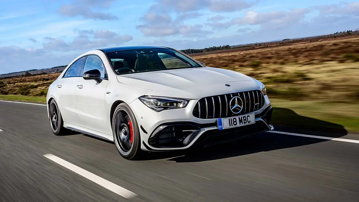 Mercedes-Benz CLA CLA 200 AMG 7G-DCT 4Matic 3